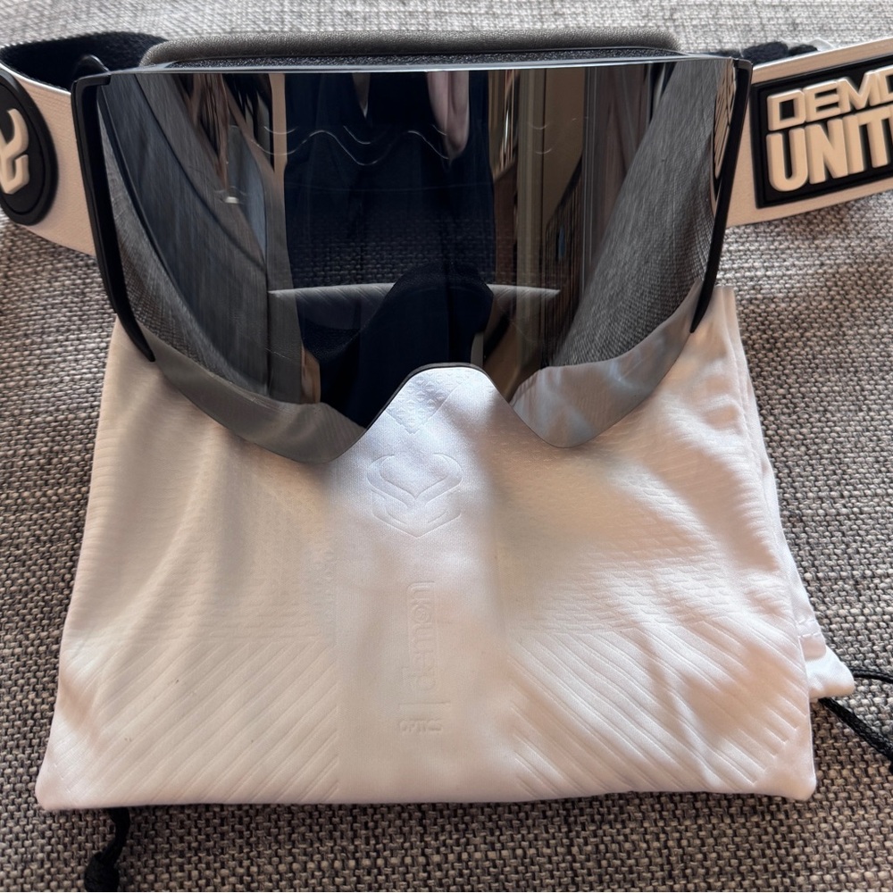 Demon United Snow Goggles with Magnetic Lens